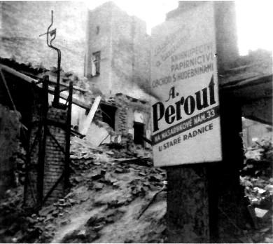  Knihkupectví A. Perout po bombardování 1944
